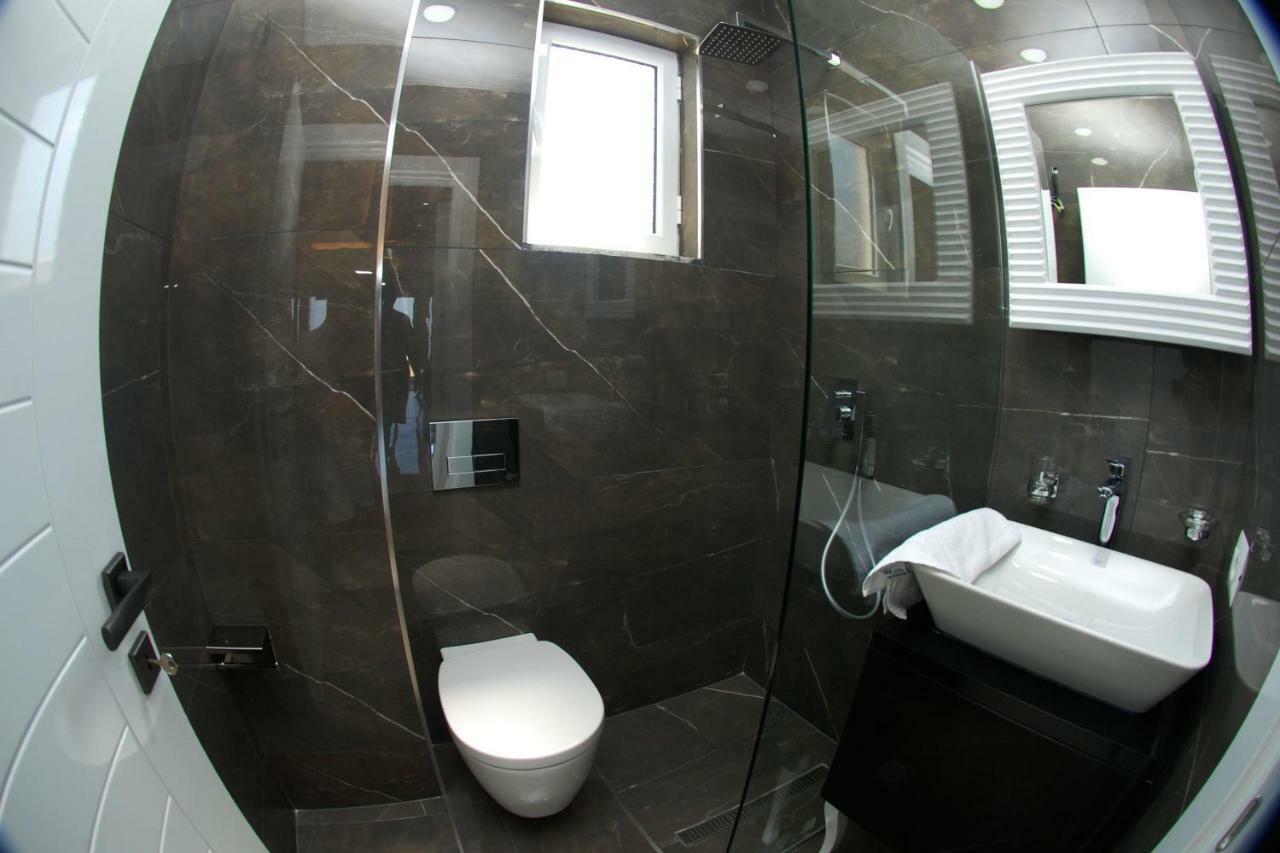 Oceanic Luxury *